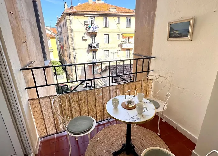 Elegant 2-bedroom Terrace In The Heart Of The