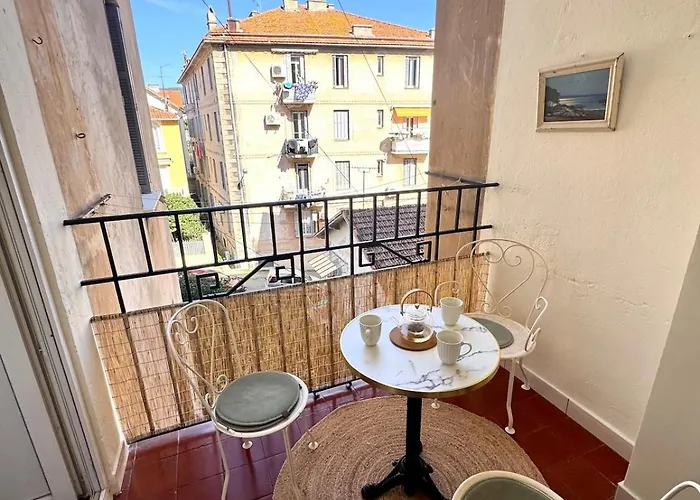 Elegant 2-bedroom Terrace In The Heart Of The Ajaccio (Corsica)