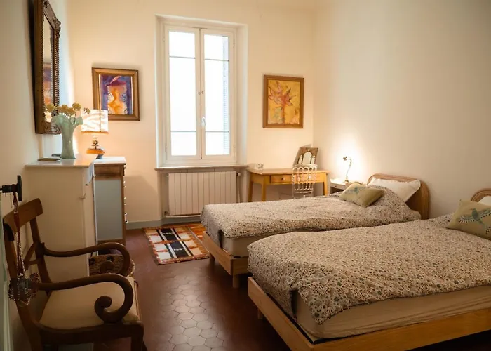 Apartment Elegant 2-bedroom Terrace In The Heart Of The