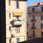 Apartamento Elegant 2-bedroom Terrace In The Heart Of The