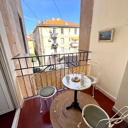 Elegant 2-bedroom Terrace In The Heart Of The 아작시오