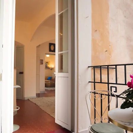 Elegant 2-bedroom Terrace In The Heart Of The Ajaccio (Corsica)