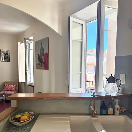 Elegant 2-bedroom Terrace In The Heart Of The 아파트 아작시오