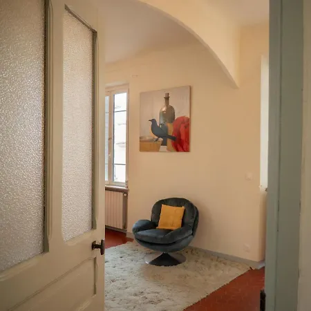 Elegant 2-bedroom Terrace In The Heart Of The Apartamento