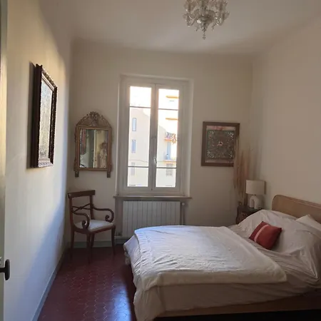 Appartement Elegant 2-bedroom Terrace In The Heart Of The *