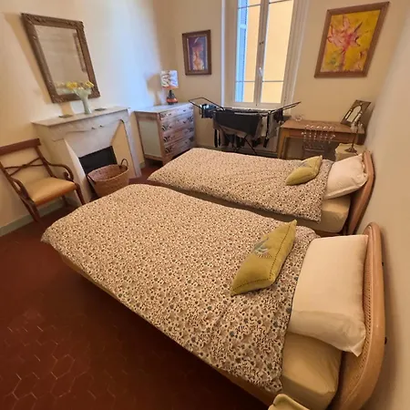 Elegant 2-bedroom Terrace In The Heart Of The Ajaccio (Corsica)