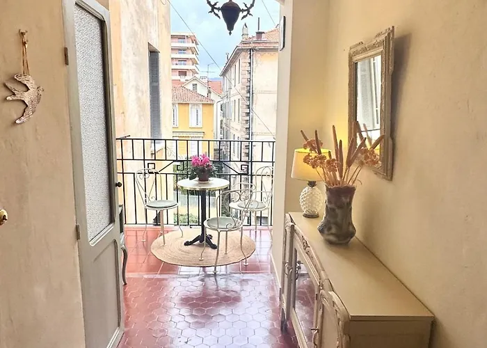 Elegant 2-bedroom Terrace In The Heart Of The *