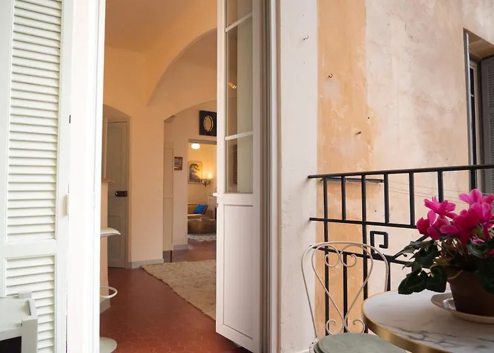 Elegant 2-bedroom Terrace In The Heart Of The Ajaccio (Corsica)
